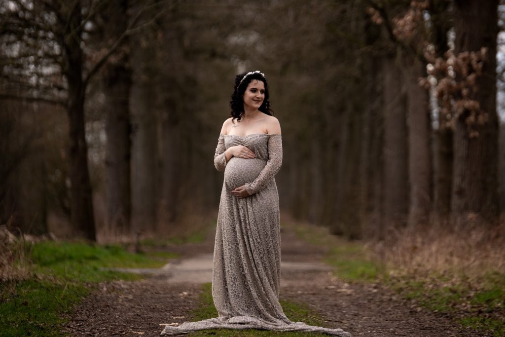 zwangerschap fotoshoot buiten amersfoort woudenberg